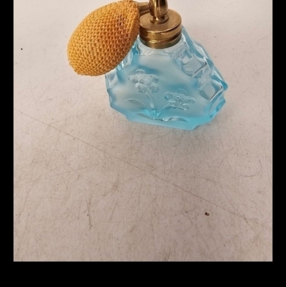 Vintage azure blue perfume bottle with an atomizer - Picture 7 of 7
